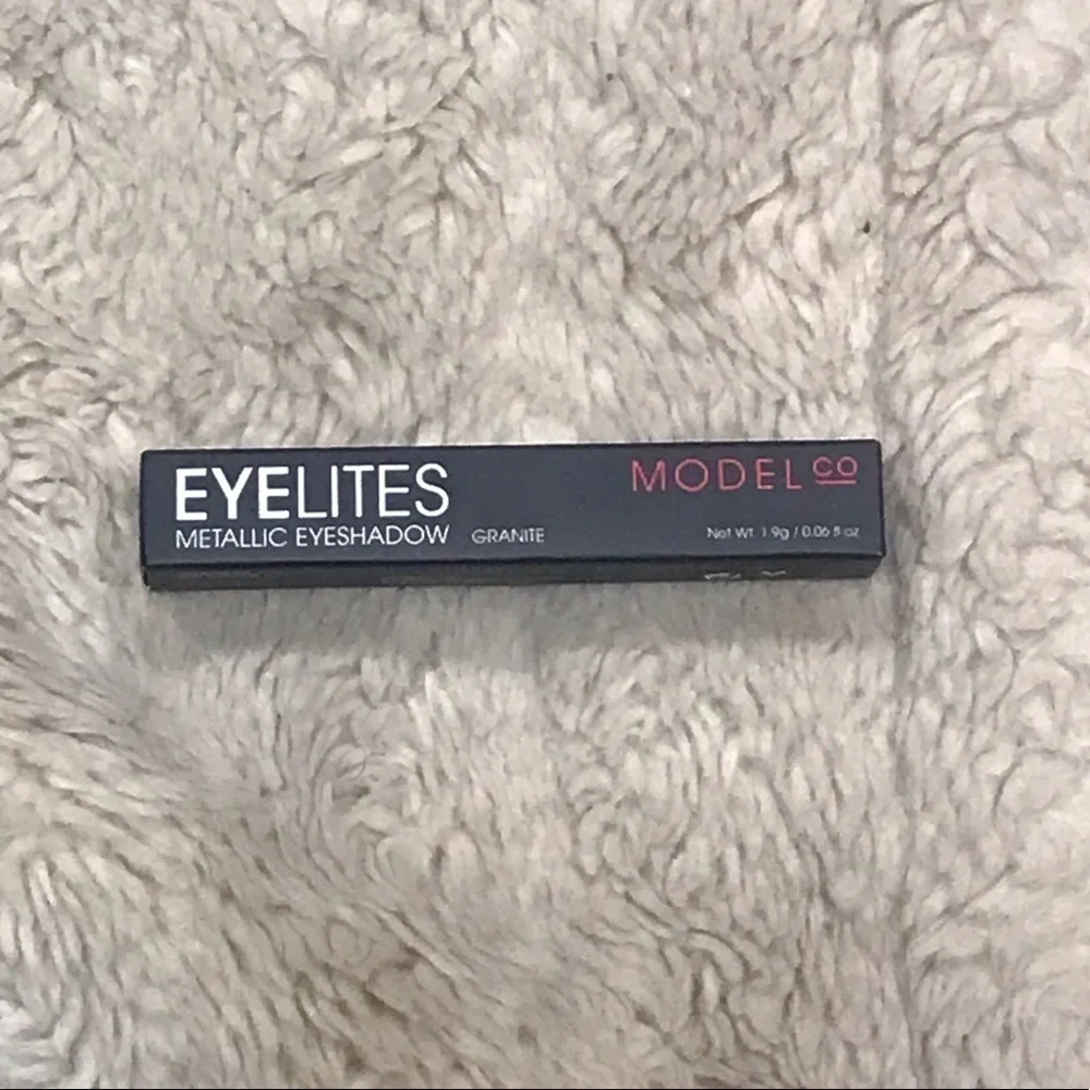 2 for $15 or 3 for $20 Model Co Eyelites eyeshadow - Granite